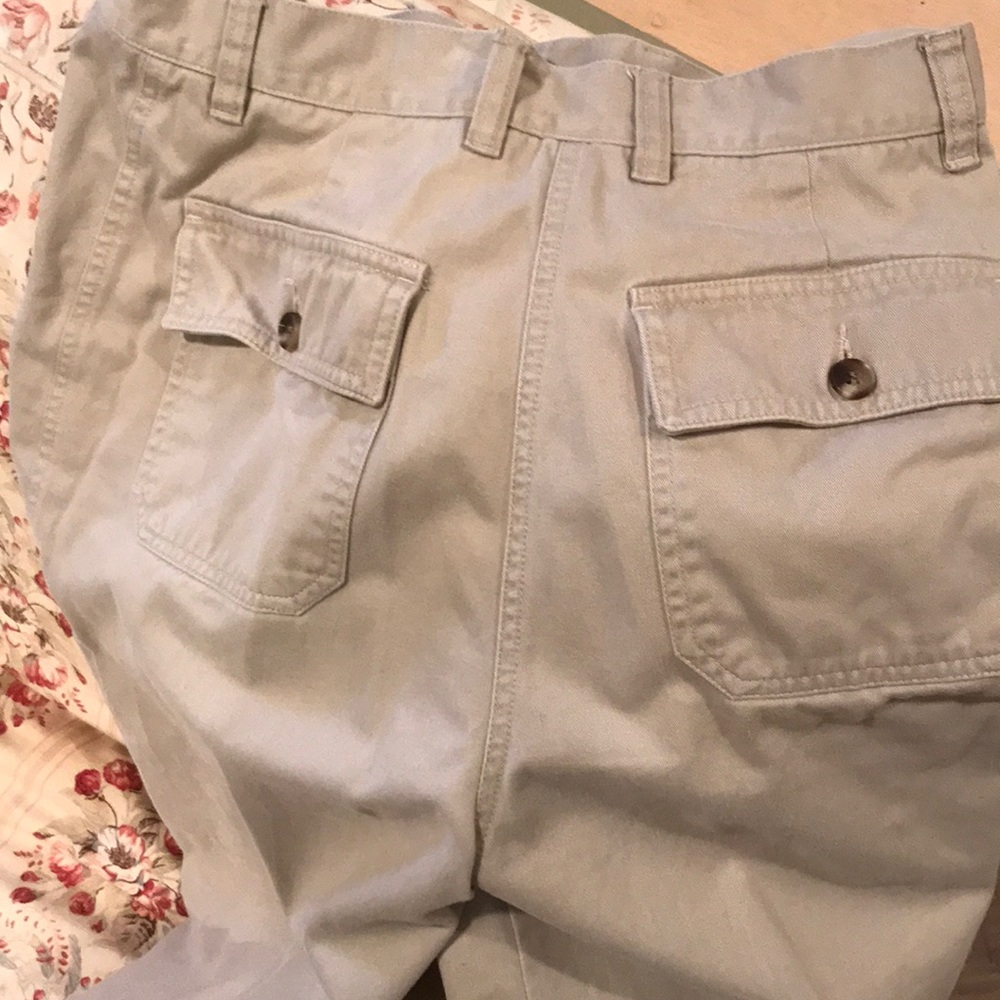 Tan capris